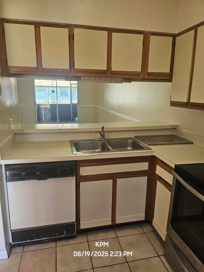 Building Photo - 1305 Rosewood Villa Ln