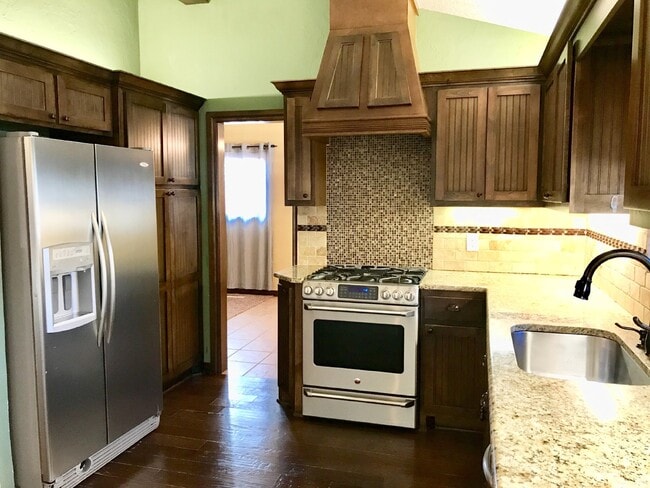 Building Photo - Remodeled Gem in NW OKC