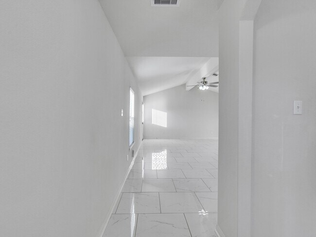 Building Photo - 22419 Iron Mill Dr