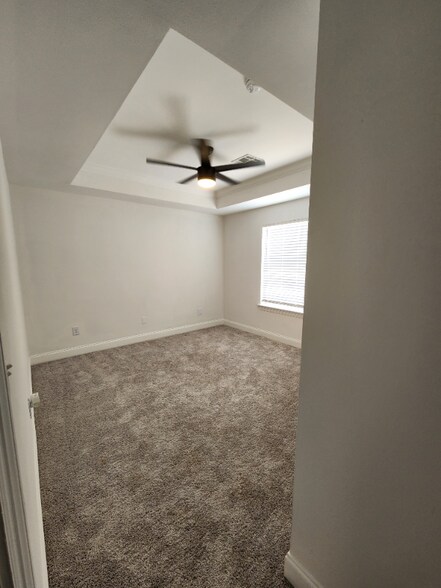 Building Photo - 4706 Pontchartrain Dr