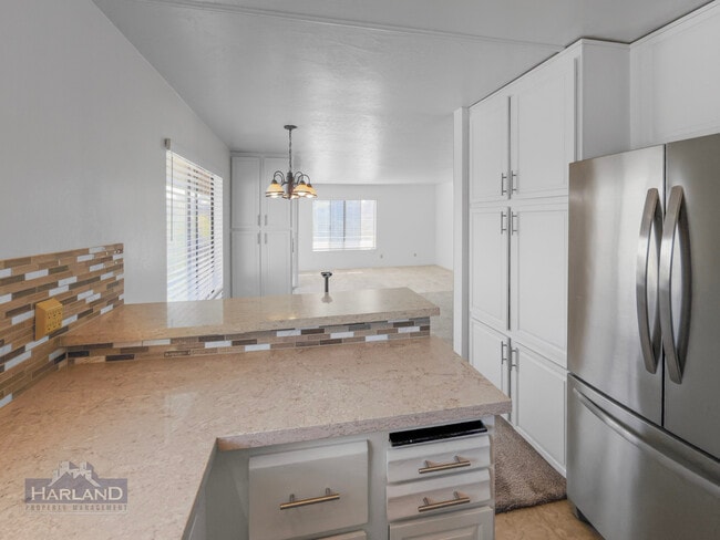 Building Photo - 4264 Sixth Avenue - 1-