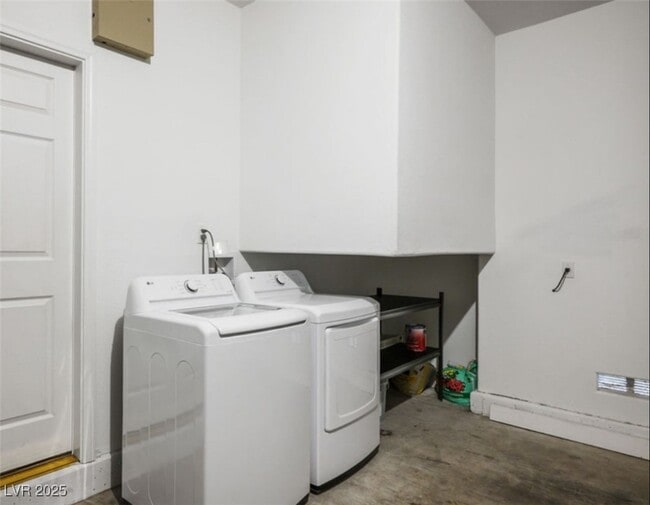 Building Photo - 8778 Villa La Rae Ave