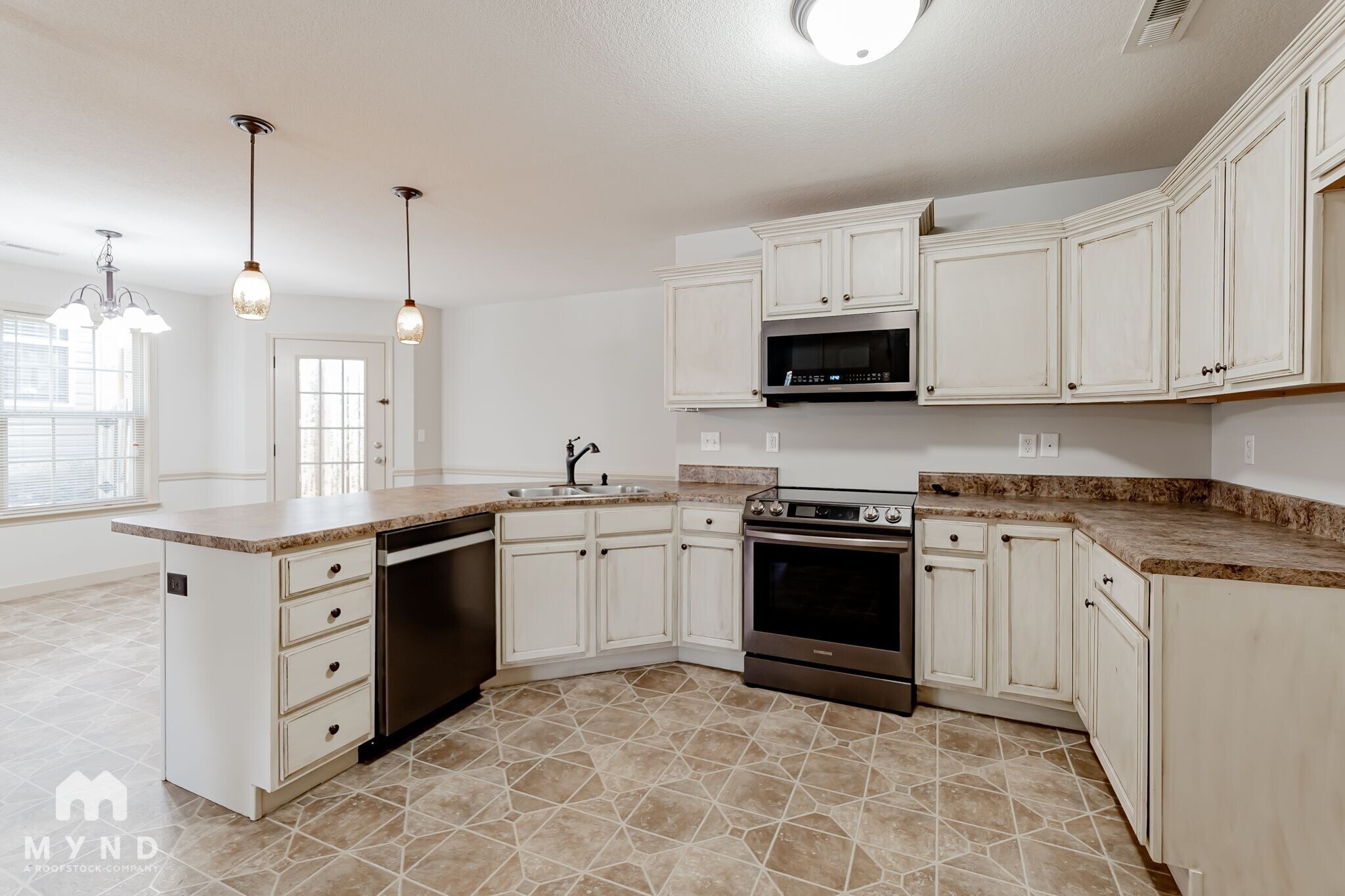 Building Photo - 352 Robin Helton Dr