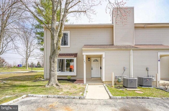 Primary Photo - 197 Cypress Ct