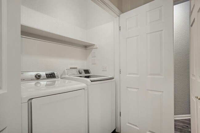 Building Photo - 3580 Boulder Cir