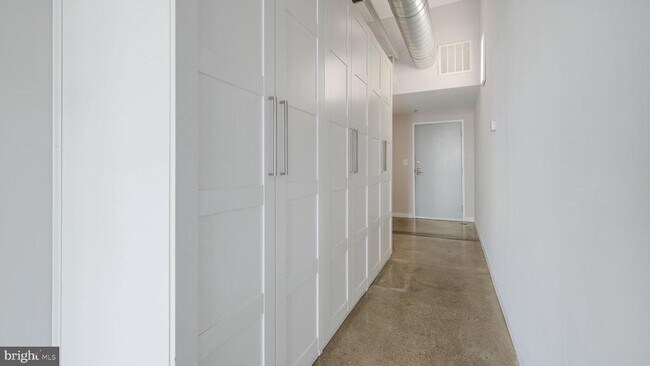 Building Photo - 444 N 4th St