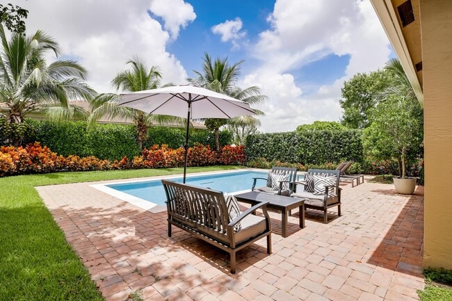 Building Photo - 10894 Bitternut Hickory Ln