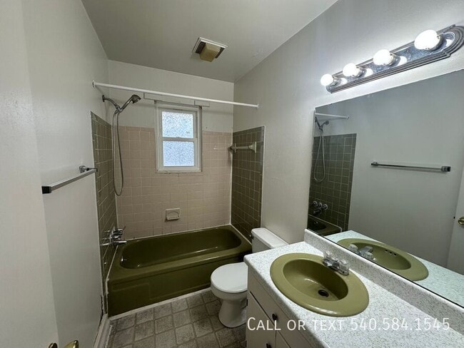 Building Photo - 3726 New Spring Branch Rd SE