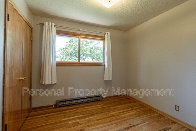 Building Photo - 4705 NW Harney St
