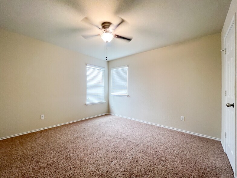Building Photo - 11133 Gainer Dr