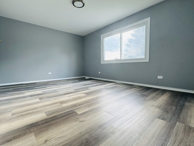 Building Photo - 259 Waterman Dr