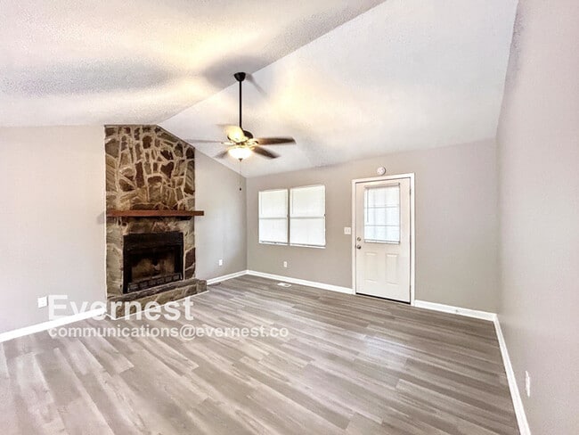 Building Photo - 8937 Tweeddale Dr