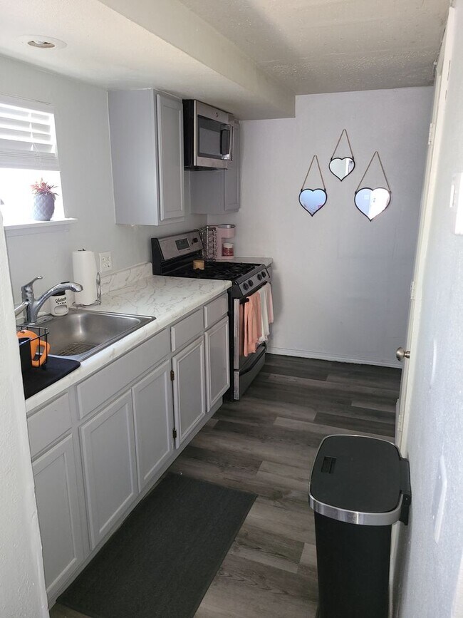 Building Photo - 66239 Estrella Ave