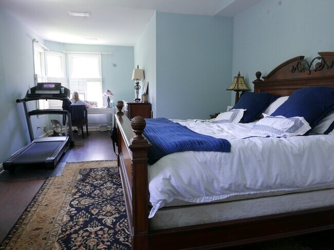 Master Bedroom w/Office - 8 Meadowbrook Club Way