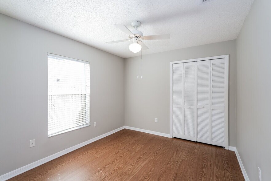 Building Photo - 28454 Meadowrush Way