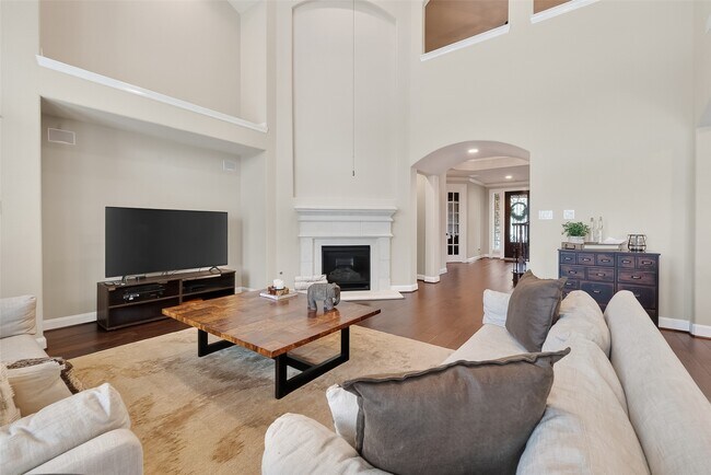 Building Photo - 10 Cayuga Pond Ct