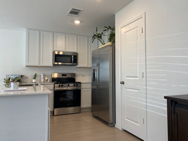 Building Photo - 252 Tugboat Annie Wy