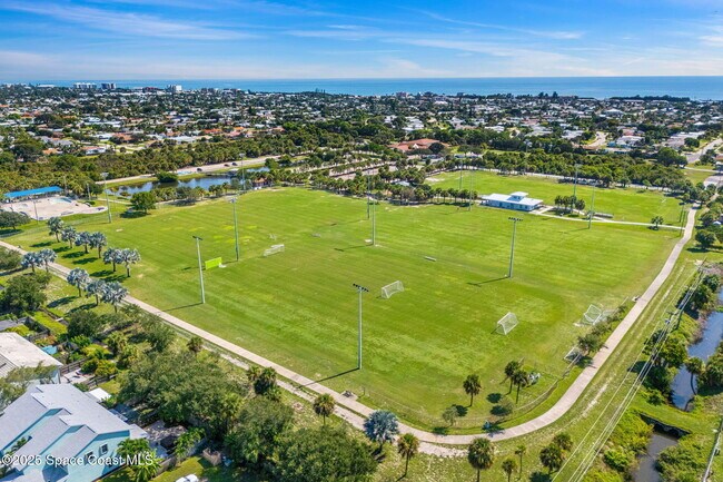 Building Photo - 1125 Jimmy Buffett Mem Hwy