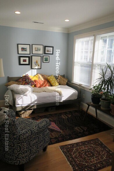 Building Photo - 279-281 Walnut St