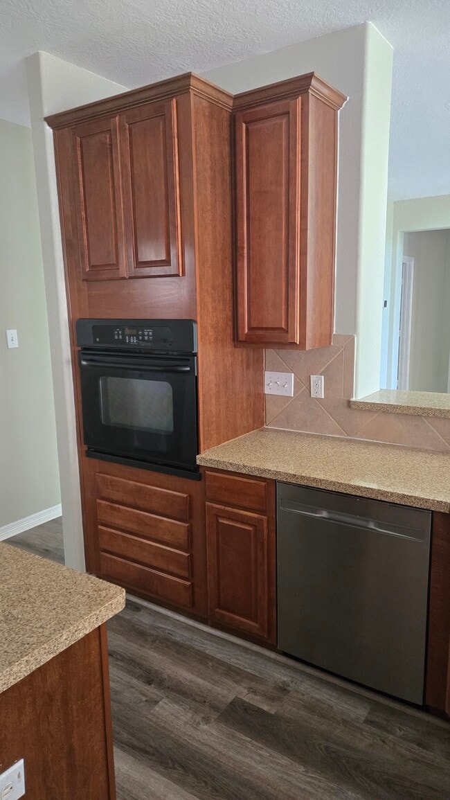 Building Photo - 2126 Blue Water Bay Dr