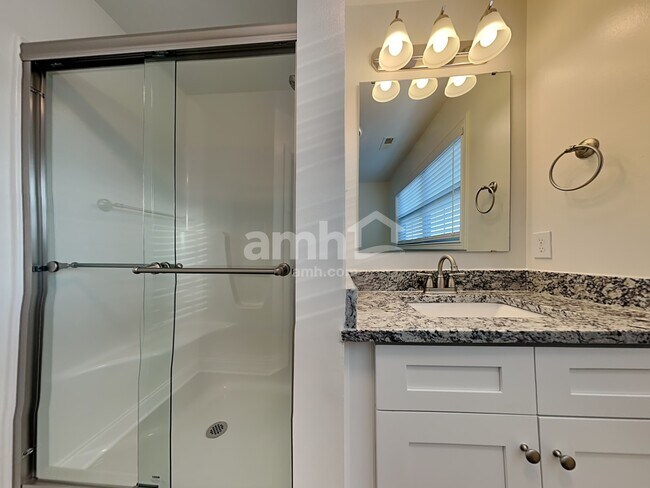 Building Photo - 1016 Carter Ridge Dr