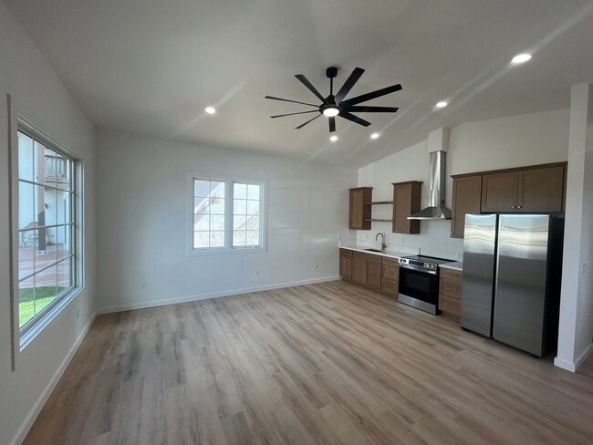 Building Photo - 542 Daniel Dr