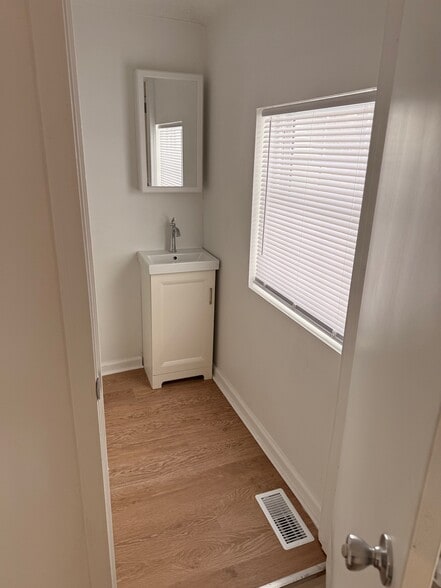 Building Photo - 11832 Simcoe St