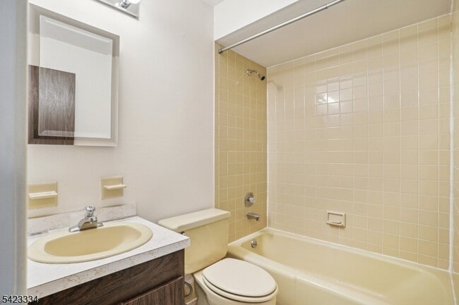 Building Photo - 2 Eisenhower Rd