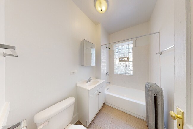 Floorplan - 5300-5308 S. Greenwood Avenue