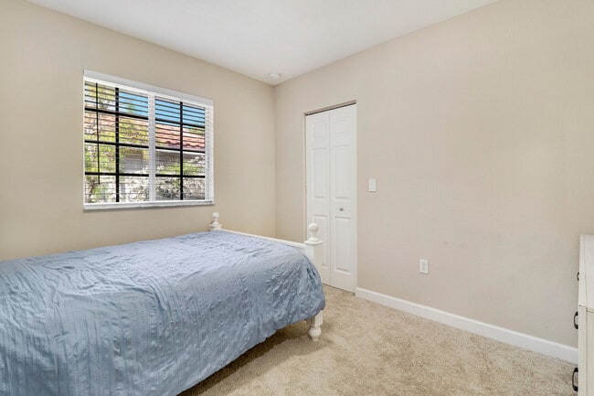 Building Photo - 4170 Napoli Lake Dr