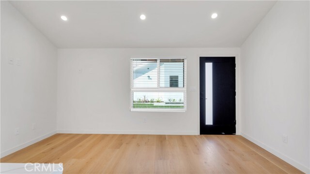 Building Photo - 318 N Catalina St