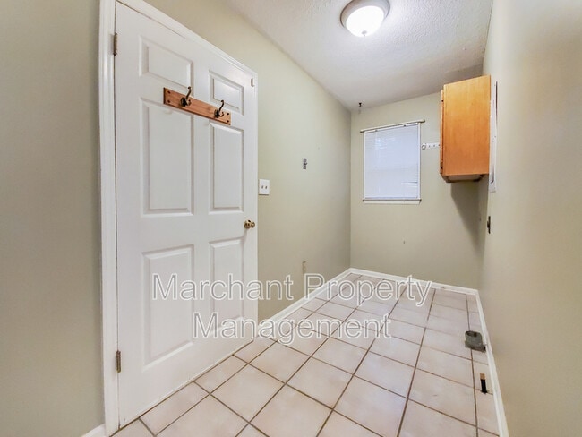 Building Photo - 106 Setters Ct