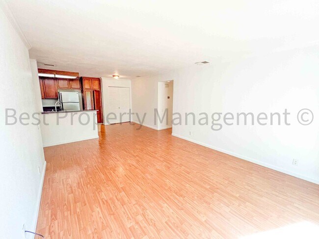 Building Photo - Perfect Shape Warm Springs Condo next to J...