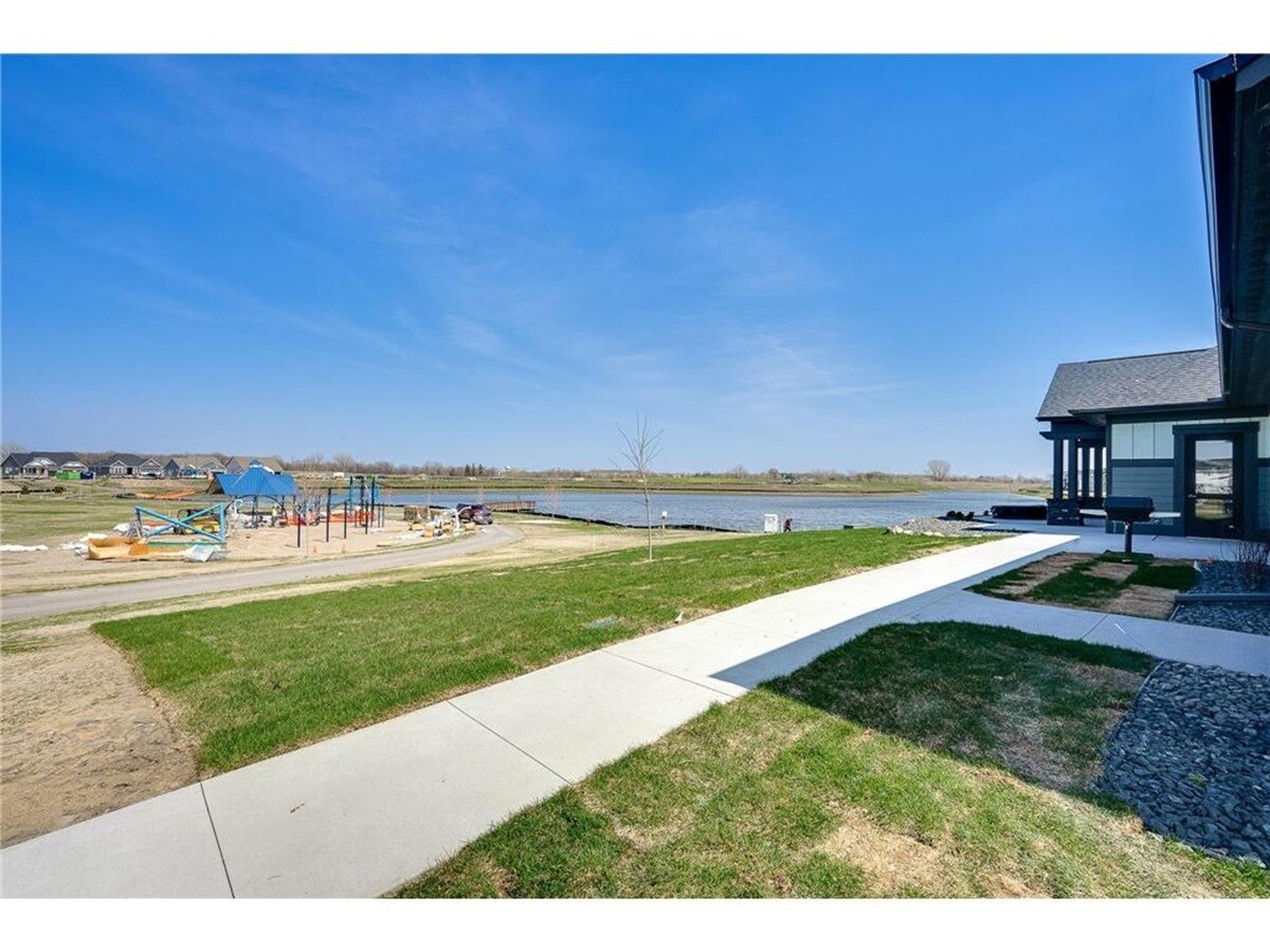 Building Photo - 2128 Ada Dr