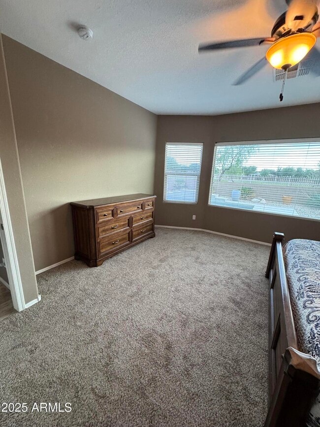 Building Photo - 949 E Indian Wells Pl