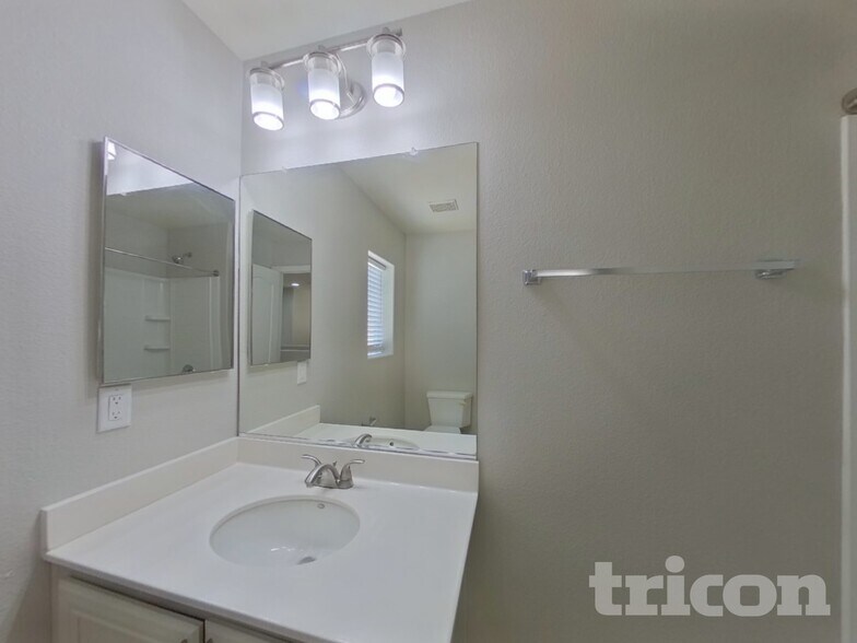 Building Photo - 697 Wallington Estate St