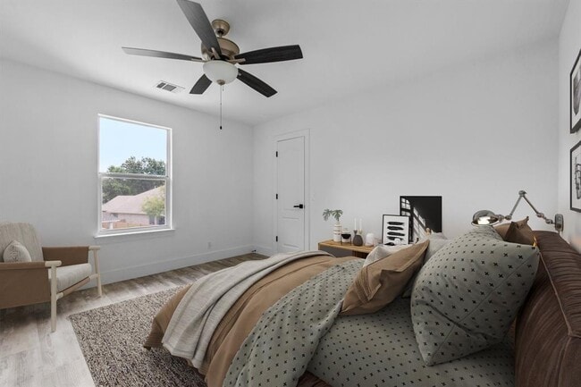 Building Photo - 10909 River Plantation Dr