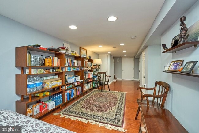 Building Photo - 421 K St NE