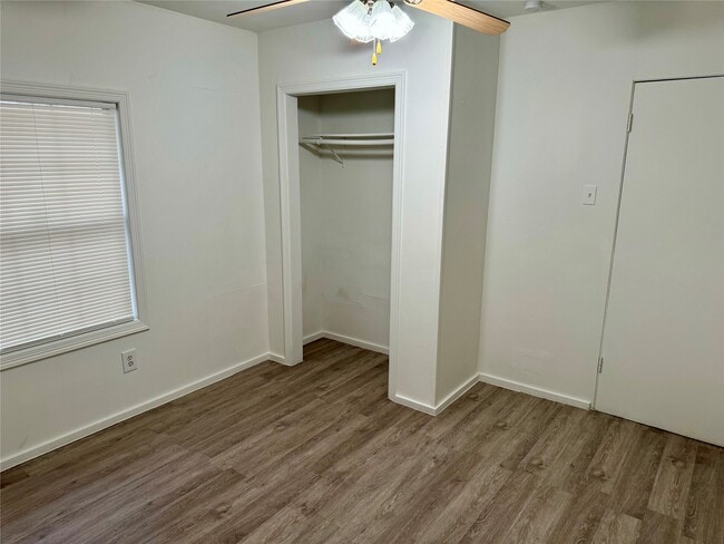 Building Photo - 3914 Ella Blvd