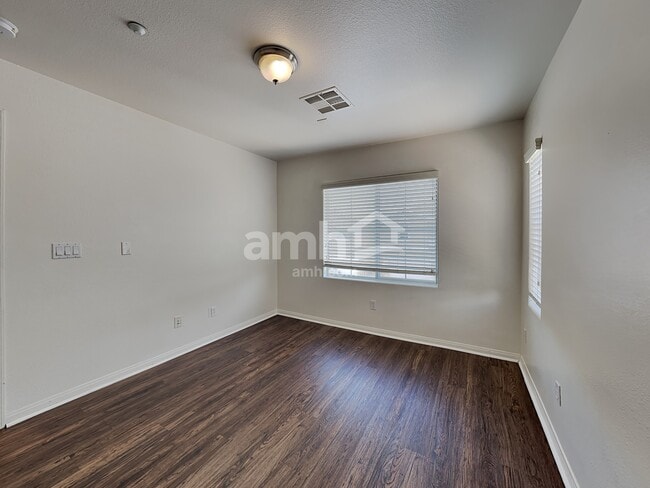Building Photo - 5676 Orangeroot Ct