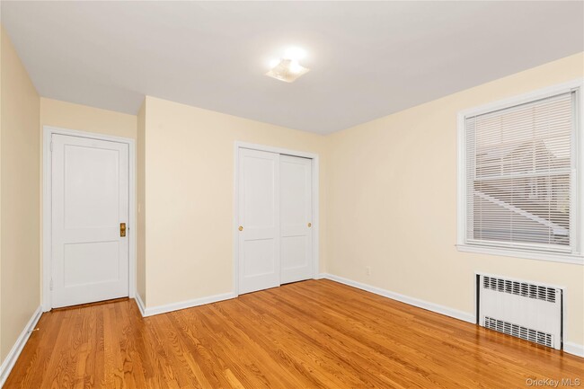 Building Photo - 19 Anstice St