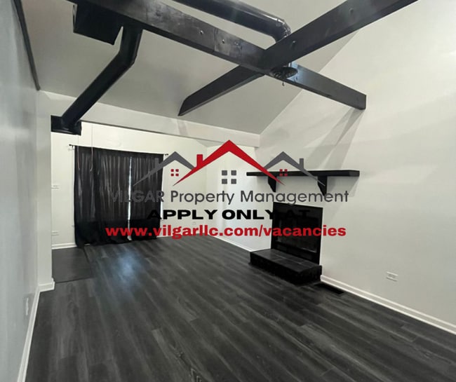 Building Photo - This cozy 3 bedroom, 1 bathroom home is pr...