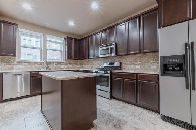 Building Photo - 7220 Wyoming Springs Dr