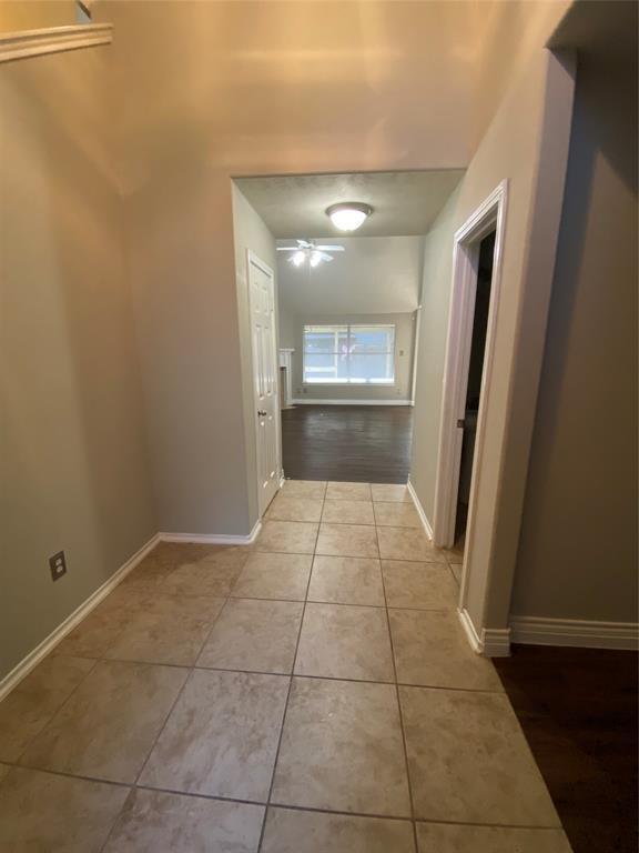 Building Photo - 6935 Bear Oaks Dr