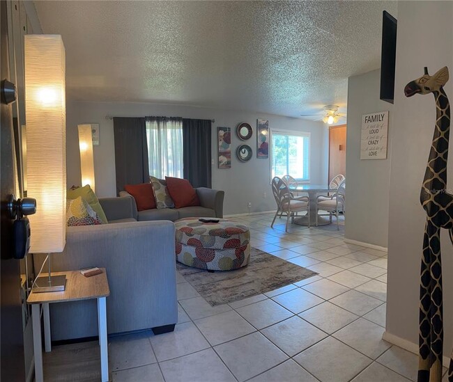 Building Photo - 4215 E Bay Dr