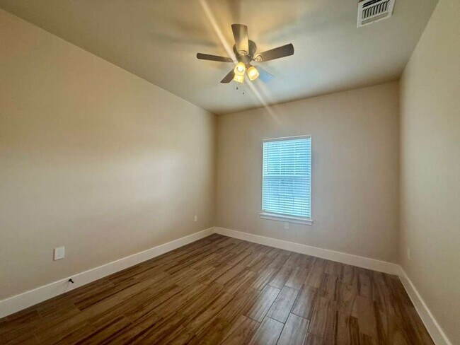 Building Photo - 144 CR 6813