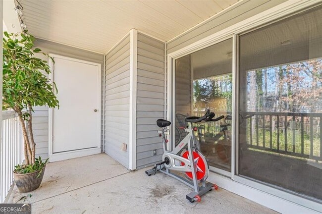 Building Photo - 6034 Coventry Cir