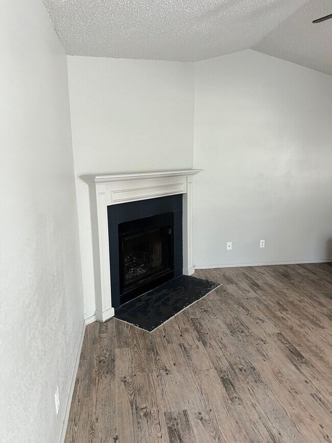 Building Photo - 405 Fantail Loop