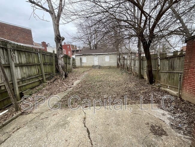 Building Photo - 489 Salem Ave