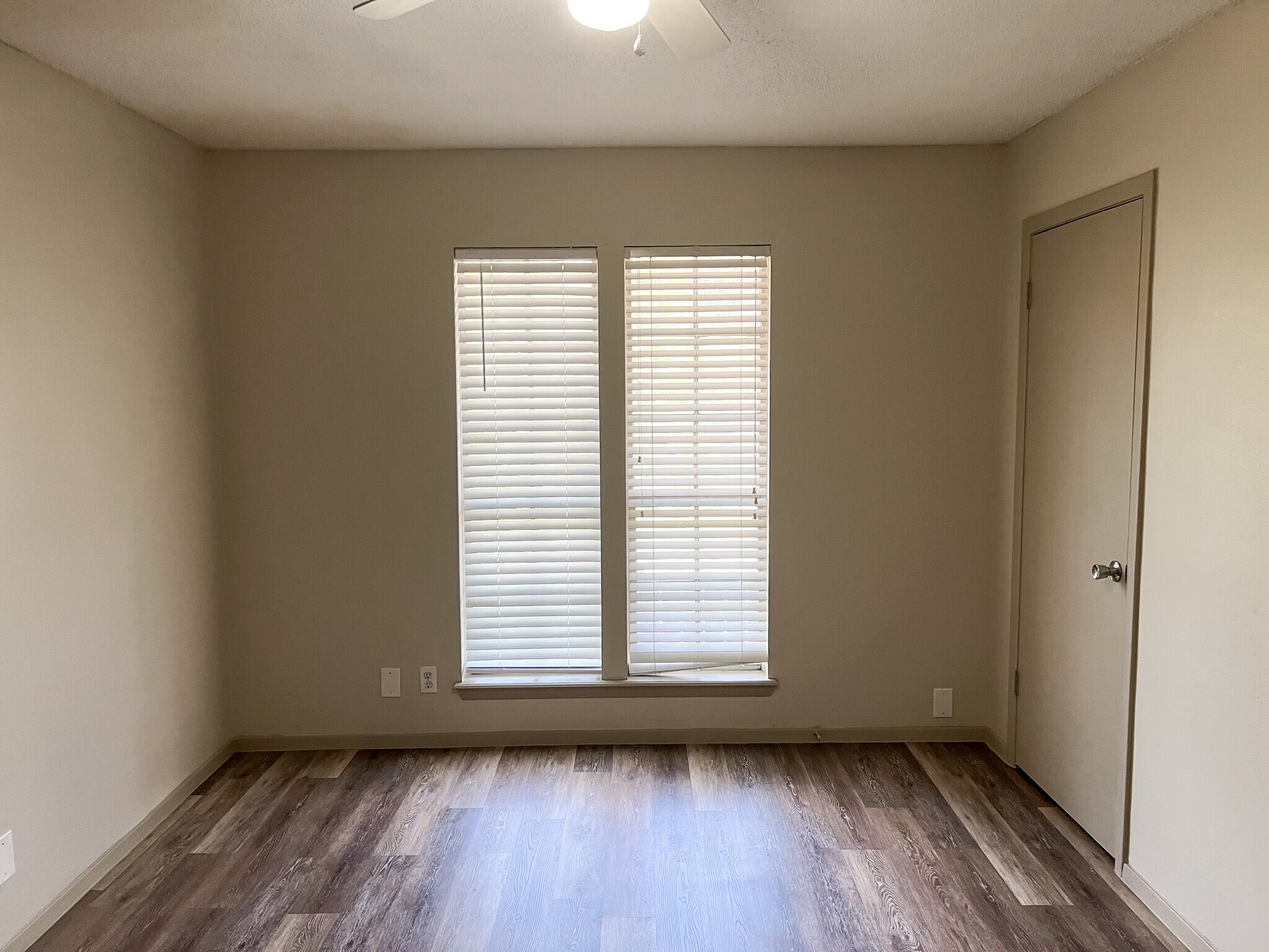 Building Photo - 7206 Creekside Dr